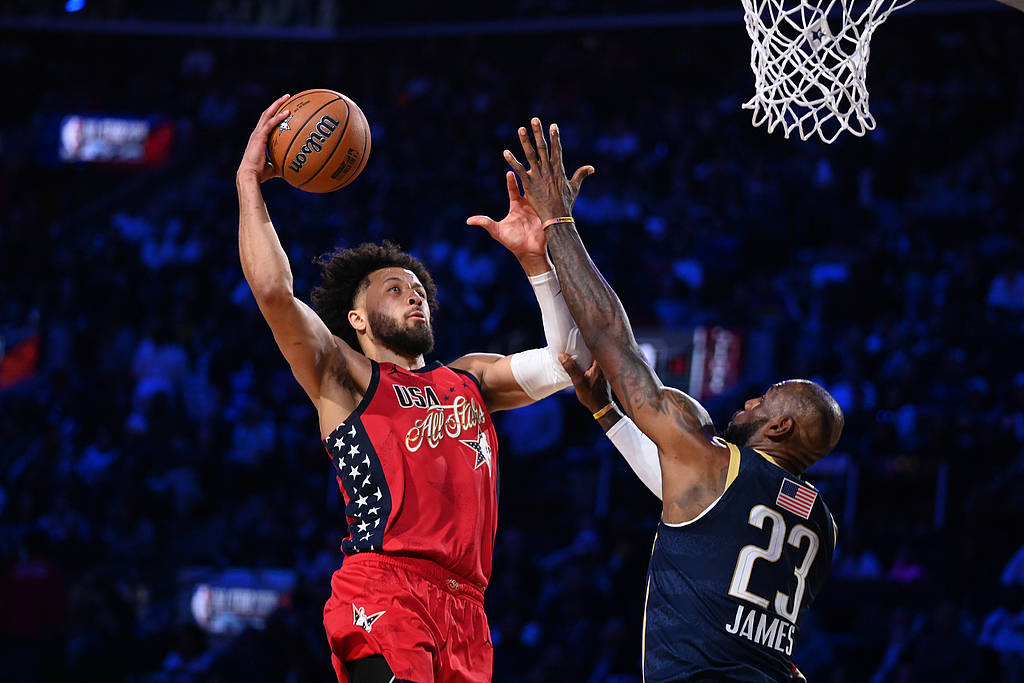 愛(ài)德華茲8分獲MVP詹姆斯5+4 星辰隊(duì)大勝條紋隊(duì)奪冠