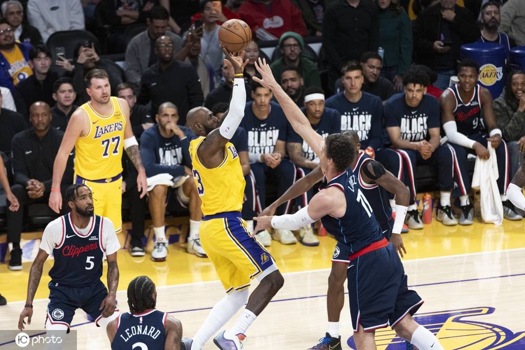 東契奇38+11詹姆斯13+11 倫納德31分湖人勝快船